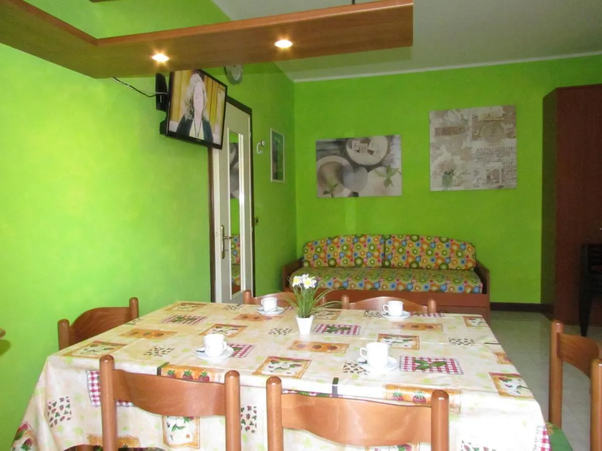 Furnished Apartment Near The Beach 比比翁