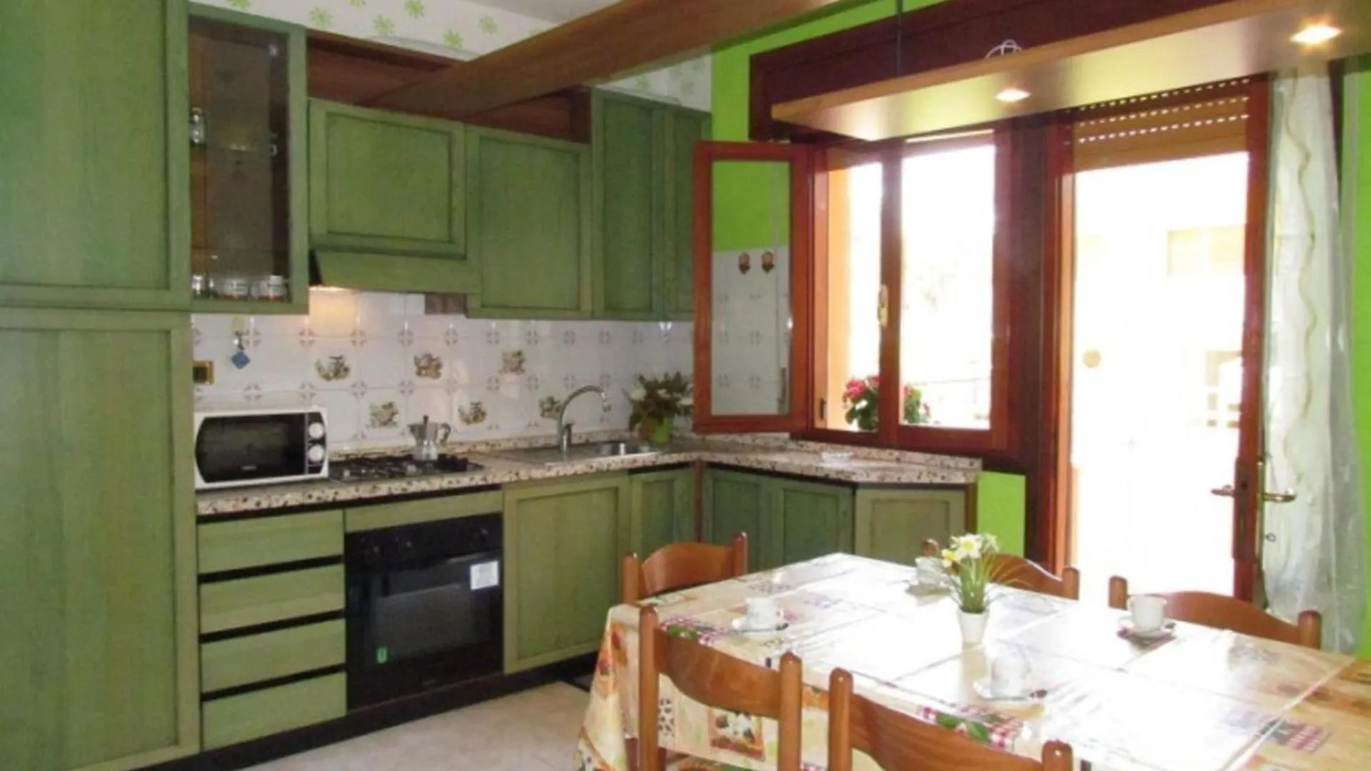 Furnished Apartment Near The Beach بيبيوني